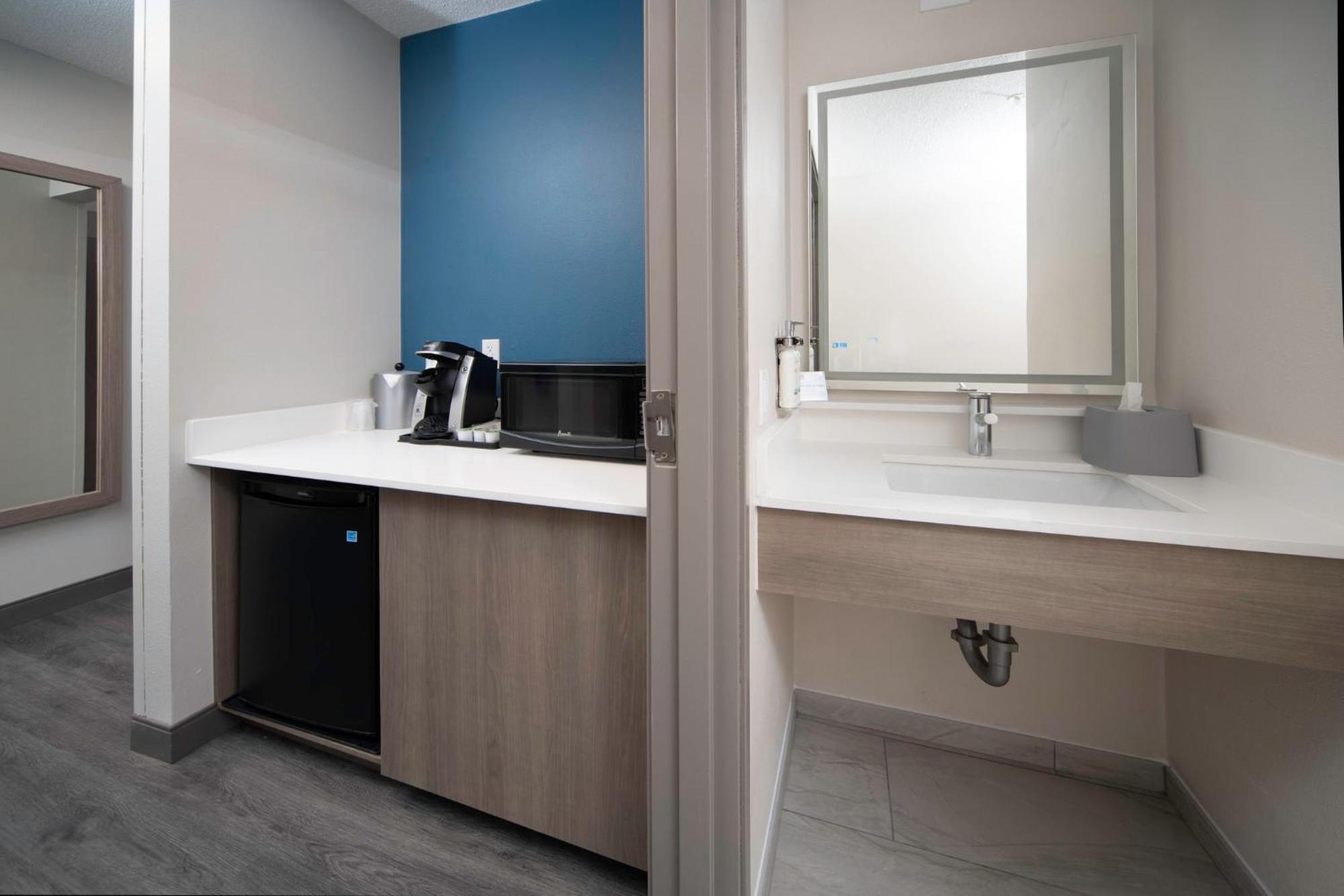 Holiday Inn Express & Suites Indianapolis - East By Ihg Extérieur photo