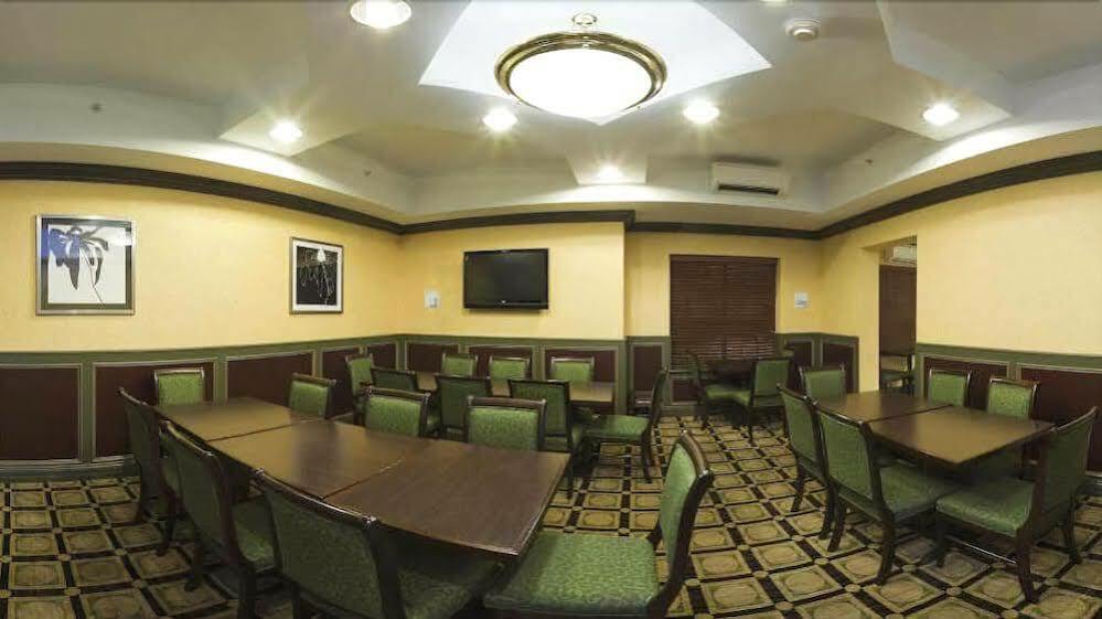 Holiday Inn Express & Suites Indianapolis - East By Ihg Extérieur photo
